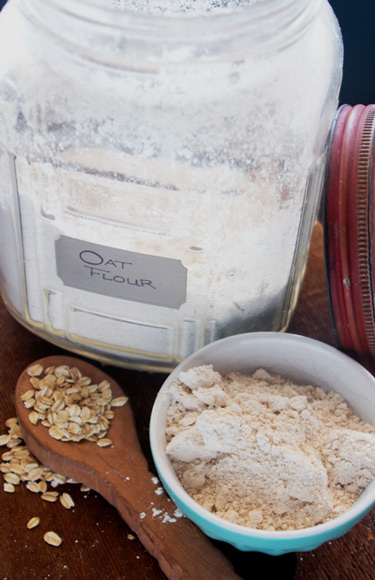 How to Make Oat Flour in a Blender - Savas Kitchen