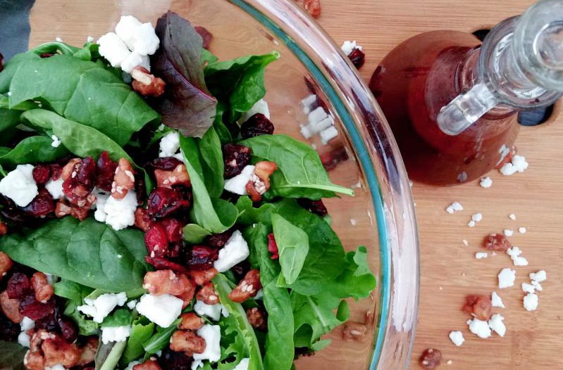 raspberry walnut salad